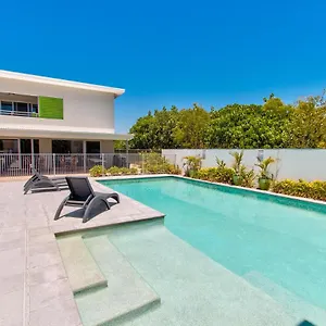 Oceanside Official 4*, Mackay Australia